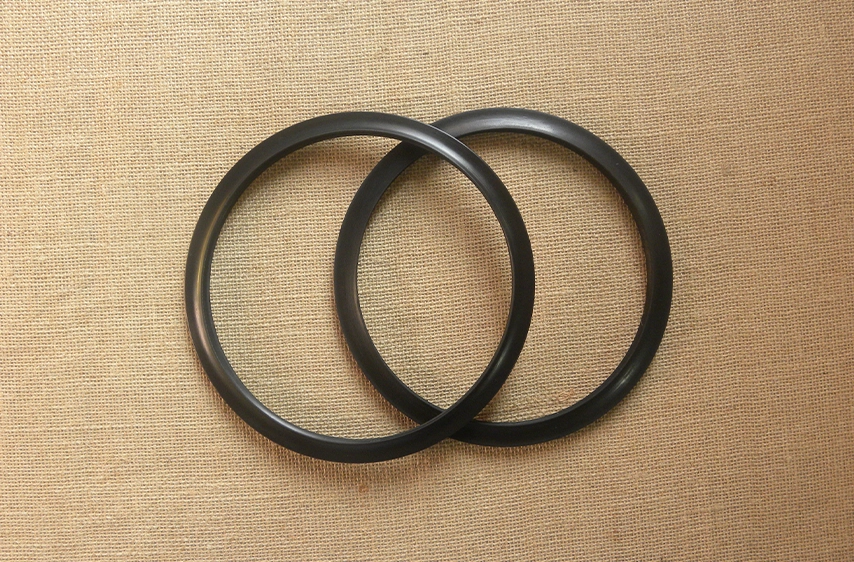 <b> Coloridos ou Preto </b>